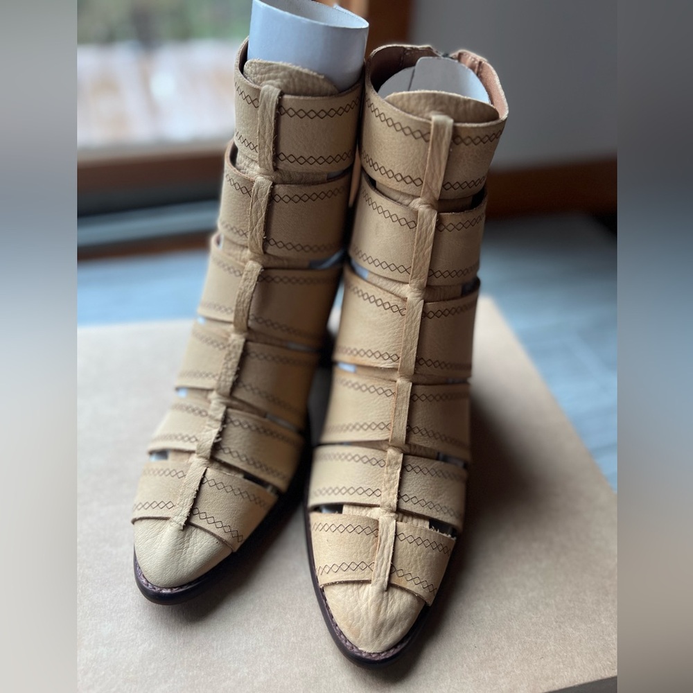 Sundance, Veracruz Lex, brand cage booties, NWT, 40, golden tan, Spain made,firm - Picture 9 of 16